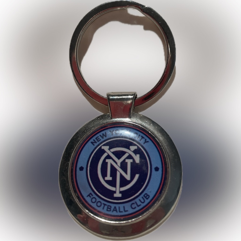 MLS NYCFC soccer Blue & Silver Metal & enamel Keyring - Football Club Crest
